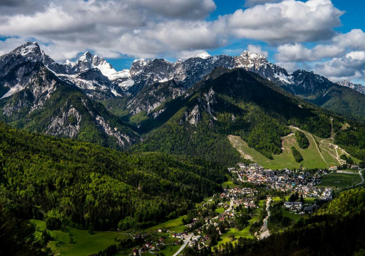 Klass 103 Kranjska Gora Exteriör bild